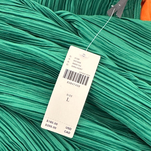 Elegant Green Dress - Picture 6 of 6